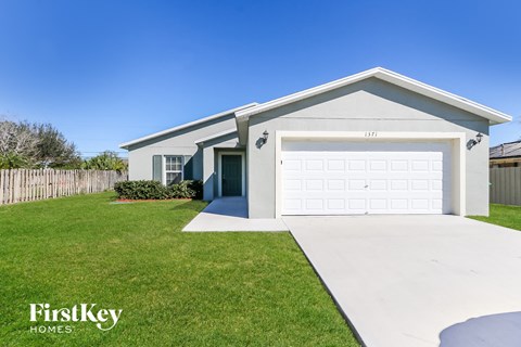 1371 SW Sudder Avenue 3 Beds Apartment for Rent