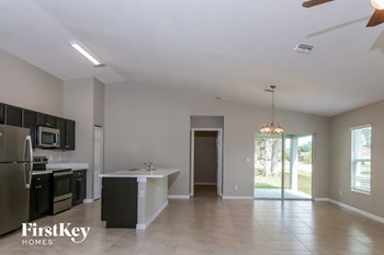 1401 SW Goodman Avenue 4 Beds House for Rent - Photo Gallery 4
