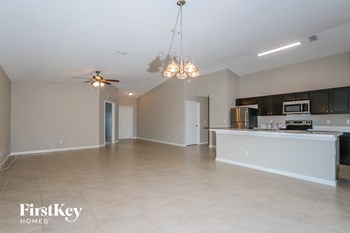 1401 SW Goodman Avenue 4 Beds House for Rent - Photo Gallery 5