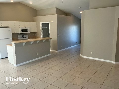1411 NE 13Th Ave 3 Beds Apartment for Rent