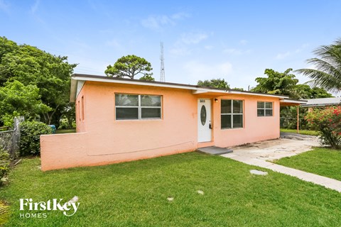 1411 NW 3Rd St 3 Beds Apartment for Rent
