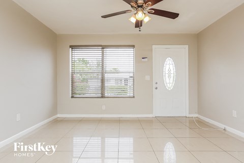 1411 NW 3Rd St 3 Beds Apartment for Rent