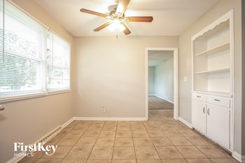 1430 Creek Ave 3 Beds House for Rent - Photo Gallery 5