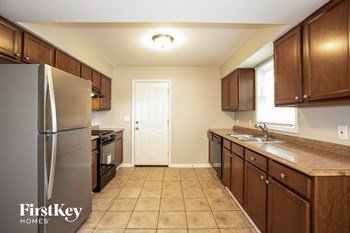 1430 Creek Ave 3 Beds House for Rent - Photo Gallery 6