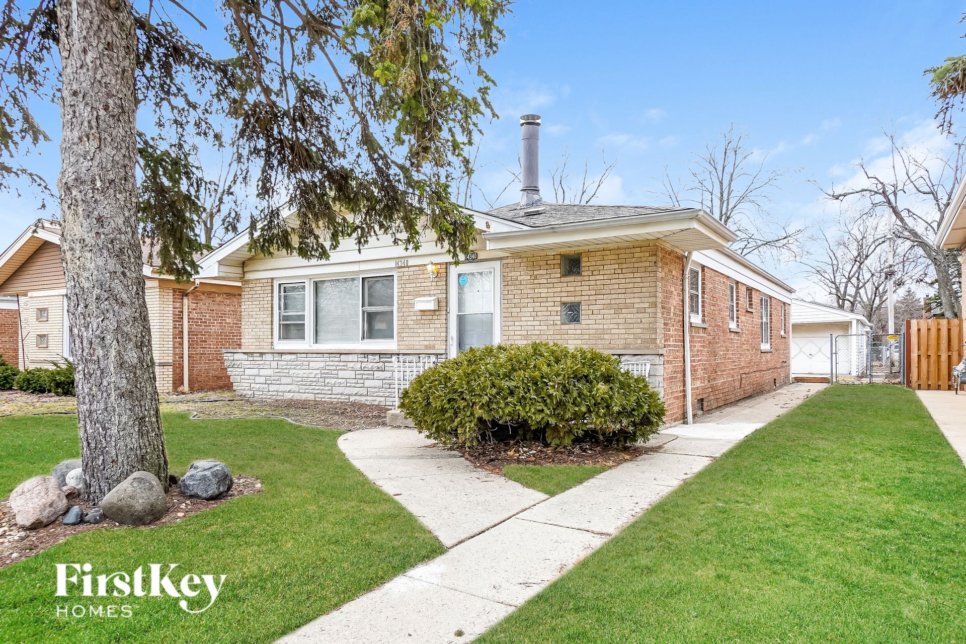14340 Kenwood Avenue 3 Beds Apartment for Rent