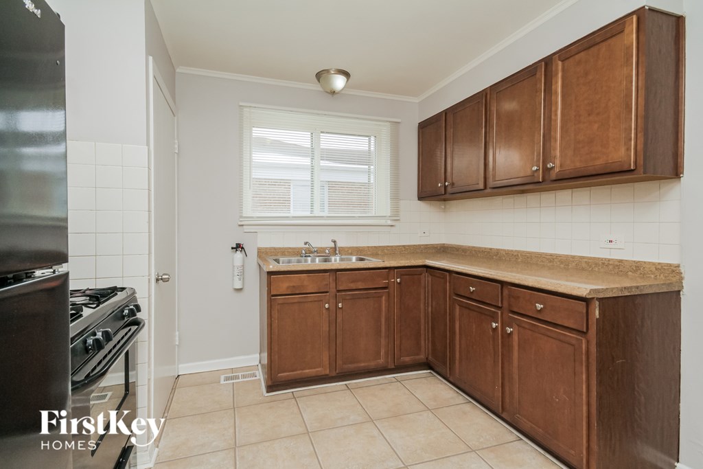 14525 Dobson Ave 3 Beds House for Rent - Photo Gallery 8