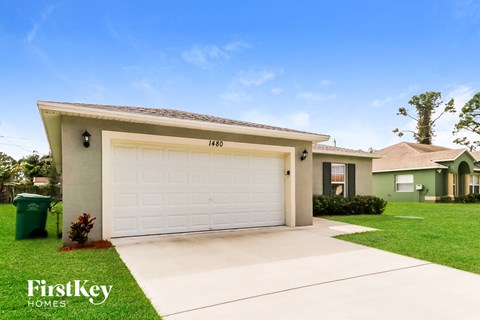 1480 SW Gadsan Ave 4 Beds Apartment for Rent