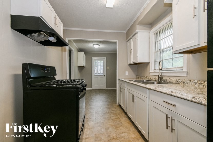 1493 Fox 3 Beds House for Rent - Photo Gallery 6