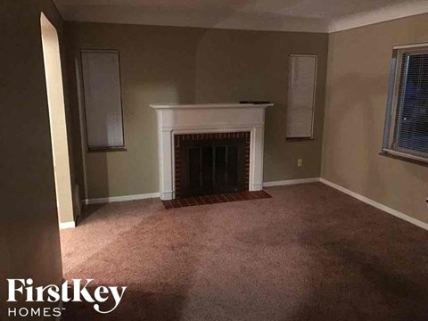 1494 Clovernoll Dr 4 Beds Apartment for Rent