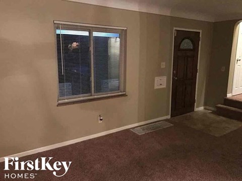 1494 Clovernoll Dr 4 Beds Apartment for Rent