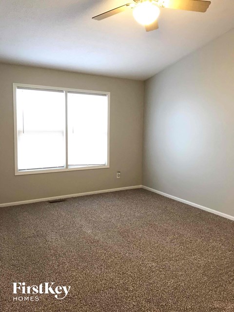1504 E Quail Run Drive 3 Beds Apartment for Rent