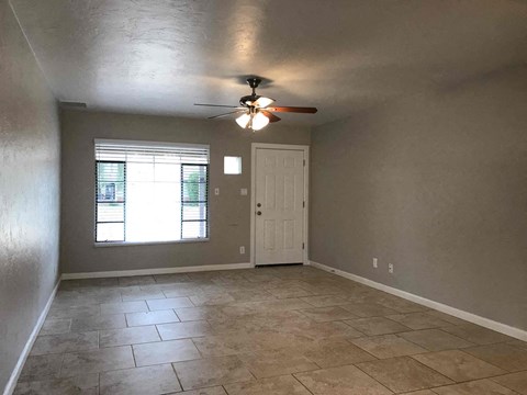 1507 W Berridge Ln 3 Beds Apartment for Rent