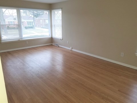 1526 Mandel Ave 3 Beds Apartment for Rent
