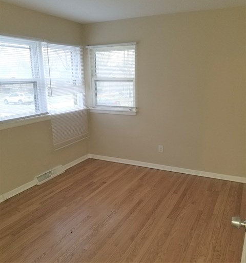 1526 Mandel Ave 3 Beds Apartment for Rent