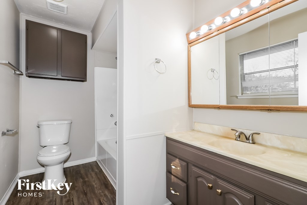 15310 Meadow Village Drive 3 Beds House for Rent - Photo Gallery 13