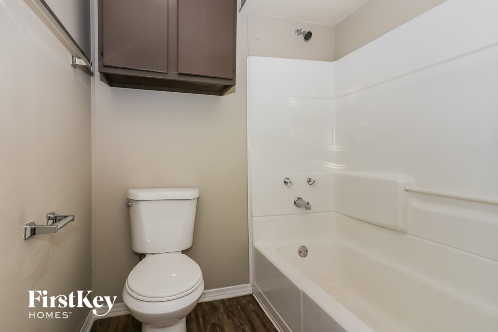 15310 Meadow Village Drive 3 Beds House for Rent - Photo Gallery 14