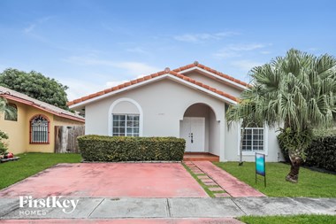 15565 SW 138 Ave 3 Beds House for Rent Photo Gallery 1