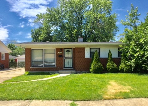 15612 Woodlawn E Avenue 3 Beds Apartment for Rent