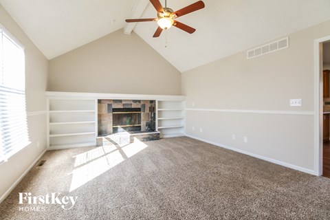 1601 NE Auburn Dr 3 Beds Apartment for Rent