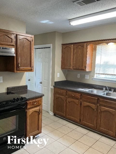1606 Raybrad Dr 3 Beds Apartment for Rent