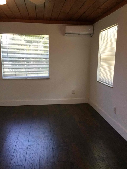 1608 NW 15Th Ct 4 Beds Apartment for Rent