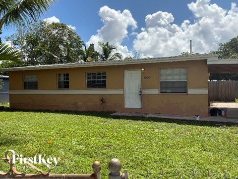 1608 NW 15Th Ct 4 Beds Apartment for Rent