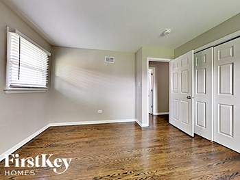 16322 Kenwood Ave 4 Beds House for Rent - Photo Gallery 6