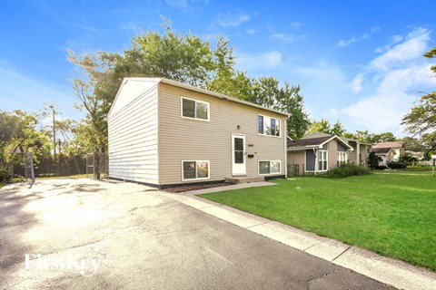 16403 Marshfield Ave 3 Beds Apartment for Rent