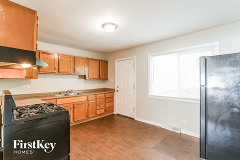 16403 Marshfield Ave 3 Beds Apartment for Rent