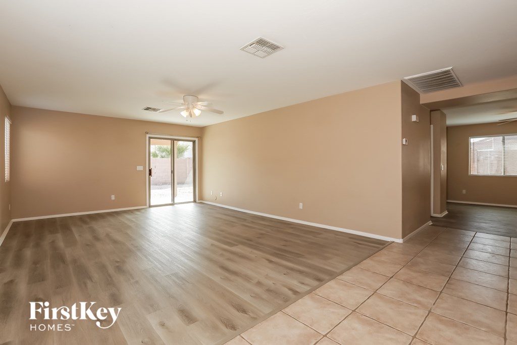 1671 E Maddison Cir 3 Beds House for Rent - Photo Gallery 5