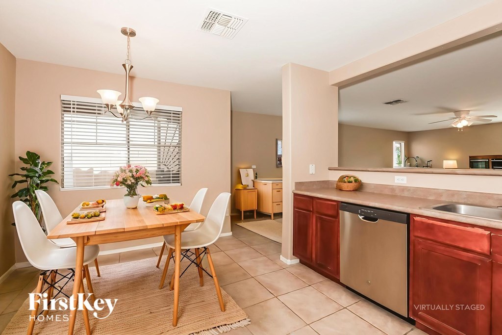 1671 E Maddison Cir 3 Beds House for Rent - Photo Gallery 7