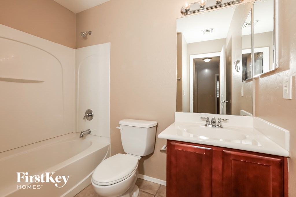 1671 E Maddison Cir 3 Beds House for Rent - Photo Gallery 17