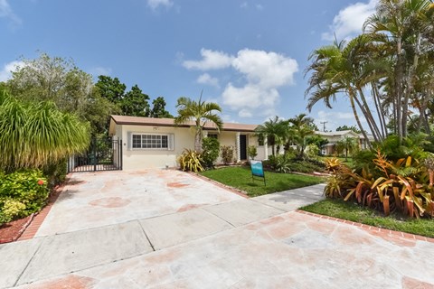 16941 SW 119 Ct 4 Beds Apartment for Rent