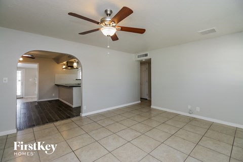 1707 S Hardy Dr 3 Beds Apartment for Rent