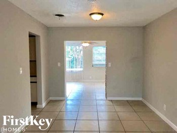 1750 Sunset Strip 3 Beds House for Rent - Photo Gallery 3