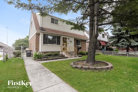 17503 Greenbay Ave 3 Beds Apartment for Rent