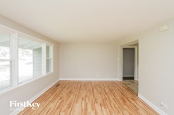 17820 S Baker Ave 4 Beds House for Rent - Photo Gallery 4