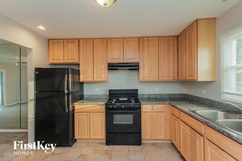 17851 Springfield Ave 4 Beds House for Rent - Photo Gallery 5