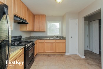 17851 Springfield Ave 4 Beds House for Rent - Photo Gallery 6