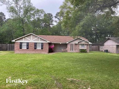 18061 WHISPERING PINES DR 3 Beds Apartment for Rent