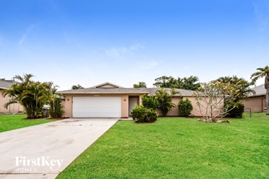 1811 SW 1St Pl 3 Beds Apartment for Rent