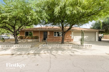 1846 E Delta Ave 3 Beds House for Rent Photo Gallery 1