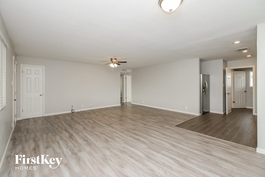 the living room and dining room are spacious and clean