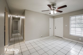 1850 NW 47th Ave 3 Beds House for Rent - Photo Gallery 3