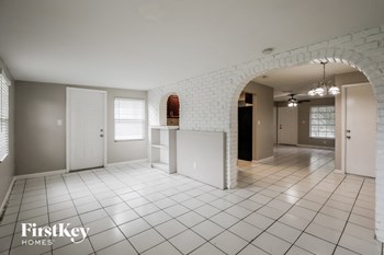1850 NW 47th Ave 3 Beds House for Rent - Photo Gallery 4