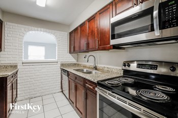 1850 NW 47th Ave 3 Beds House for Rent - Photo Gallery 9