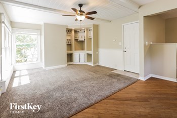 18705 W Ash Dr 3 Beds House for Rent - Photo Gallery 5