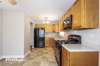 18910 Greenbay Ave 3 Beds House for Rent - Photo Gallery 4