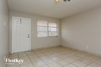 1901 SW 67th Ter 2 Beds House for Rent - Photo Gallery 3