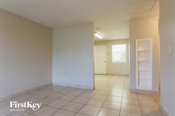 1901 SW 67th Ter 2 Beds House for Rent - Photo Gallery 6